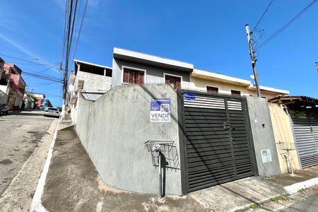 Casa à venda com 79m², 2 quartos e 1 vaga Casa à venda com 79m², 2 quartos e 1 vagaFachada