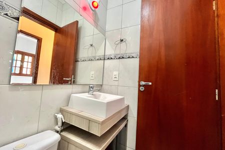 Casa à venda com 79m², 2 quartos e 1 vaga Casa à venda com 79m², 2 quartos e 1 vagaBanheiro Corredor