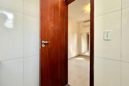 Casa à venda com 79m², 2 quartos e 1 vaga Casa à venda com 79m², 2 quartos e 1 vagaBanheiro da Suíte