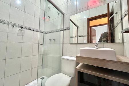 Casa à venda com 79m², 2 quartos e 1 vaga Casa à venda com 79m², 2 quartos e 1 vagaBanheiro Corredor