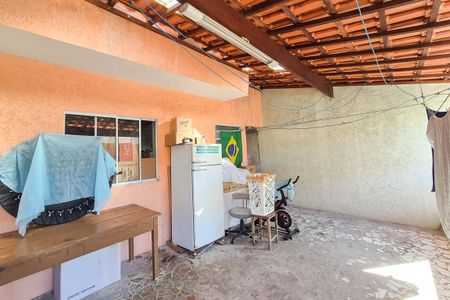 Casa à venda com 160m², 4 quartos e 2 vagas Casa à venda com 160m², 4 quartos e 2 vagasChurrasqueira