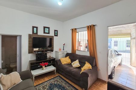 Casa à venda com 160m², 4 quartos e 2 vagas Casa à venda com 160m², 4 quartos e 2 vagassala