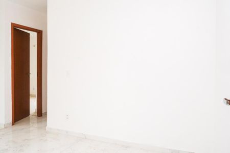 Sala de apartamento para alugar com 2 quartos, 43m² em Jardim Alvorada, Nova Iguaçu