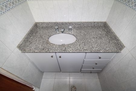 Casa à venda com 136m², 4 quartos e 2 vagasQuarto 2 - Banheiro