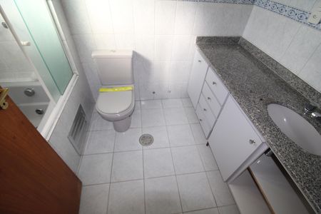 Casa à venda com 136m², 4 quartos e 2 vagasQuarto 4 - Banheiro