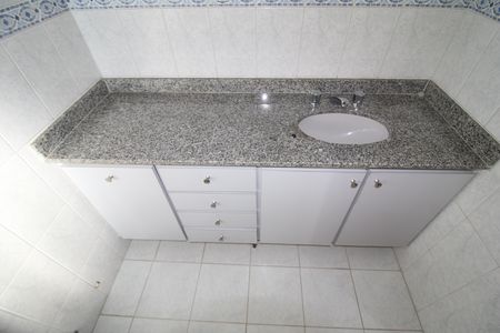 Casa à venda com 136m², 4 quartos e 2 vagasQuarto 4 - Banheiro