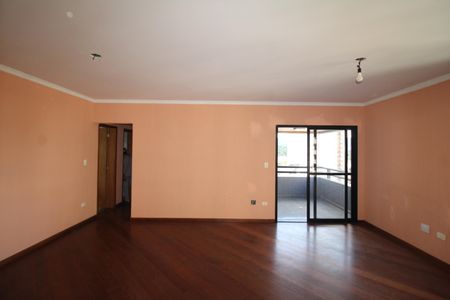Casa à venda com 136m², 4 quartos e 2 vagasSala