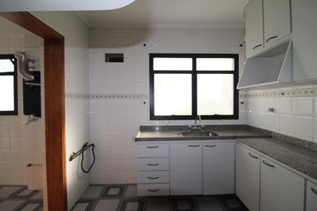Casa à venda com 136m², 4 quartos e 2 vagasCozinha