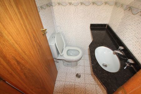 Casa à venda com 136m², 4 quartos e 2 vagasÁrea de Serviço - Lavabo