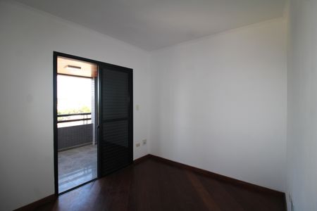 Casa à venda com 136m², 4 quartos e 2 vagasQuarto 1