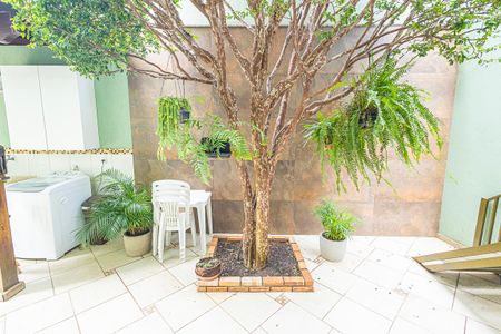 area de serviço de casa à venda com 3 quartos, 388m² em Alípio de Melo, Belo Horizonte