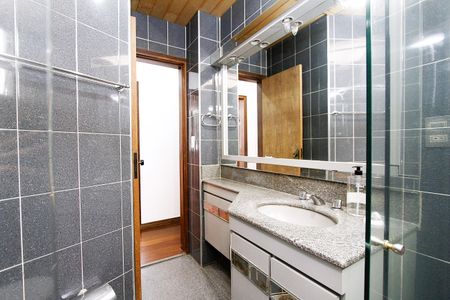Apartamento à venda com 195m², 4 quartos e 2 vagasBanheiro Social