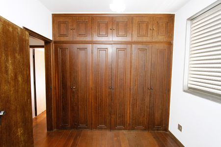 Apartamento à venda com 195m², 4 quartos e 2 vagasQuarto 2