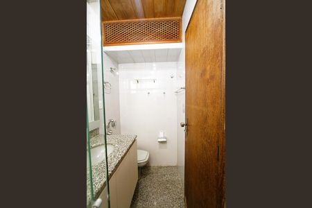 Apartamento à venda com 195m², 4 quartos e 2 vagasBanheiro da Suíte