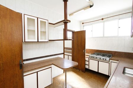 Apartamento à venda com 195m², 4 quartos e 2 vagasCozinha