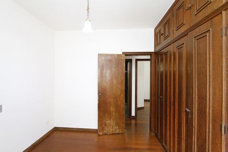 Apartamento à venda com 195m², 4 quartos e 2 vagasQuarto 2