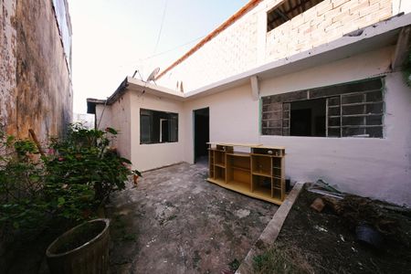 Casa para alugar com 80m², 2 quartos e sem vagaQuintal