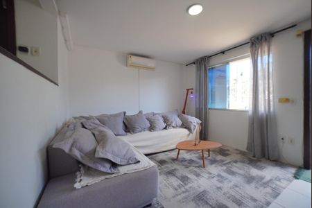 Casa para alugar com 133m², 3 quartos e 2 vagasSala