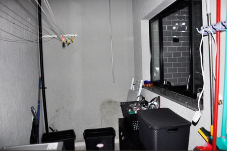 Casa à venda com 205m², 3 quartos e 2 vagas Casa à venda com 205m², 3 quartos e 2 vagasDetalhe - Área de Serviço