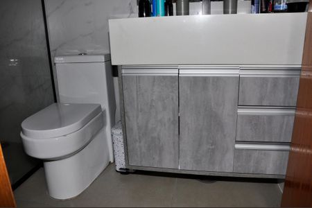 Casa à venda com 205m², 3 quartos e 2 vagas Casa à venda com 205m², 3 quartos e 2 vagasDetalhe - Suíte