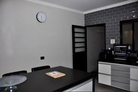 Casa à venda com 205m², 3 quartos e 2 vagas Casa à venda com 205m², 3 quartos e 2 vagasDetalhe - Cozinha