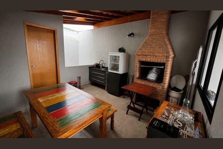 Casa à venda com 205m², 3 quartos e 2 vagas Casa à venda com 205m², 3 quartos e 2 vagasDetalhe - Churrasqueira