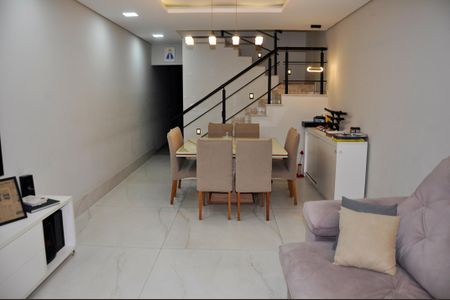 Casa à venda com 205m², 3 quartos e 2 vagas Casa à venda com 205m², 3 quartos e 2 vagasDetalhe - Sala e Sala de Jantar