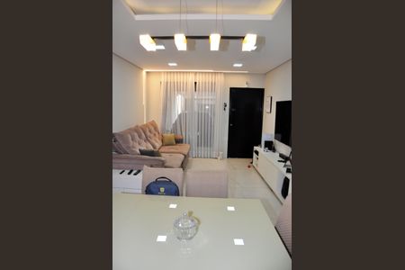 Casa à venda com 205m², 3 quartos e 2 vagas Casa à venda com 205m², 3 quartos e 2 vagasDetalhe - Sala e Sala de Jantar