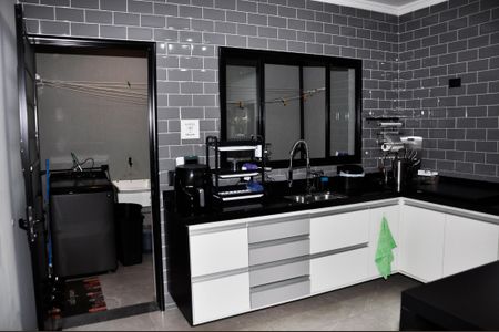 Casa à venda com 205m², 3 quartos e 2 vagas Casa à venda com 205m², 3 quartos e 2 vagasDetalhe - Cozinha
