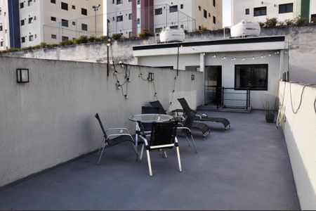 Casa à venda com 205m², 3 quartos e 2 vagas Casa à venda com 205m², 3 quartos e 2 vagasDetalhe - Varanda