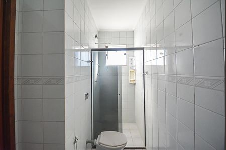 Casa à venda com 450m², 4 quartos e 5 vagas Casa à venda com 450m², 4 quartos e 5 vagasBanheiro da Suíte 2