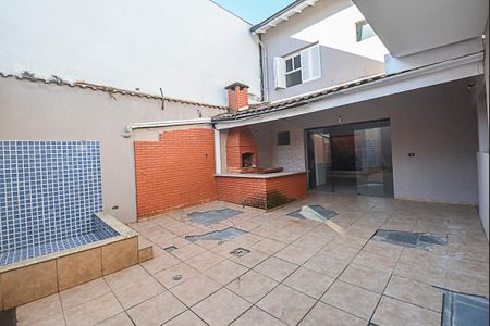 Casa à venda com 450m², 4 quartos e 5 vagas Casa à venda com 450m², 4 quartos e 5 vagasChurrasqueira