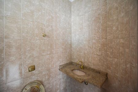 Casa à venda com 450m², 4 quartos e 5 vagas Casa à venda com 450m², 4 quartos e 5 vagasLavabo 2
