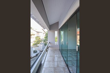 Casa à venda com 450m², 4 quartos e 5 vagas Casa à venda com 450m², 4 quartos e 5 vagasSacada da Sala 3