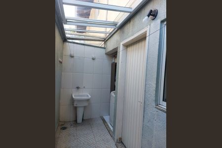 Casa de condomínio à venda com 70m², 2 quartos e 2 vagasBanheiro