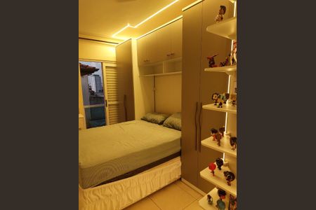 Casa de condomínio à venda com 70m², 2 quartos e 2 vagasQuarto