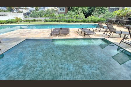 Apartamento à venda com 70m², 1 quarto e 2 vagas Apartamento à venda com 70m², 1 quarto e 2 vagasÁrea comum - Piscina
