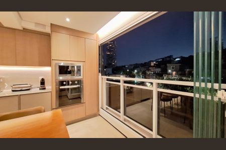 Varanda de apartamento à venda com 1 quarto, 70m² em Vila Ipojuca, São Paulo