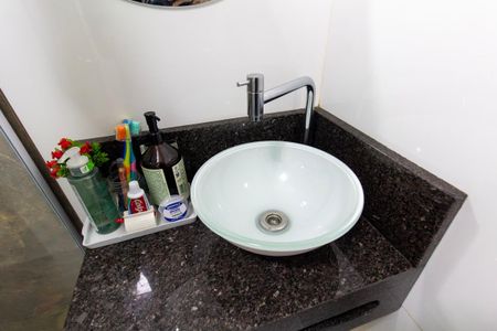 Apartamento à venda com 47m², 3 quartos e 1 vaga Apartamento à venda com 47m², 3 quartos e 1 vagaBanheiro