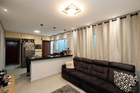 Casa à venda com 90m², 2 quartos e 2 vagas Casa à venda com 90m², 2 quartos e 2 vagasSala / Cozinha