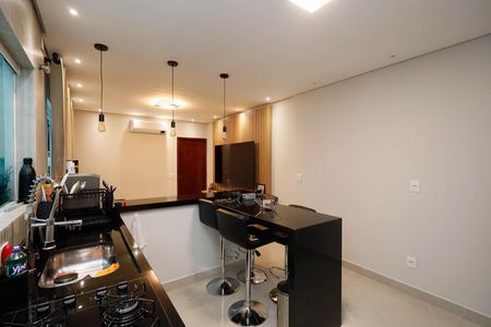 Casa à venda com 90m², 2 quartos e 2 vagas Casa à venda com 90m², 2 quartos e 2 vagasSala / Cozinha