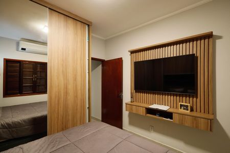 Casa à venda com 90m², 2 quartos e 2 vagas Casa à venda com 90m², 2 quartos e 2 vagasQuarto 1