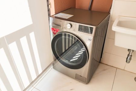 Apartamento para alugar com 52m², 2 quartos e 1 vaga Apartamento para alugar com 52m², 2 quartos e 1 vagaVaranda