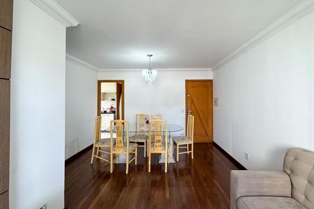 Apartamento à venda com 89m², 3 quartos e 1 vaga Apartamento à venda com 89m², 3 quartos e 1 vagaSala