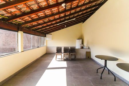 Casa de condomínio à venda com 50m², 2 quartos e 1 vaga Casa de condomínio à venda com 50m², 2 quartos e 1 vagaÁrea comum - Salão de festas