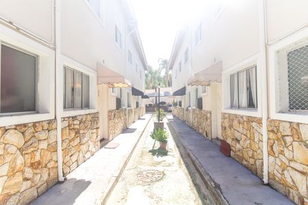 Casa de condomínio à venda com 50m², 2 quartos e 1 vaga Casa de condomínio à venda com 50m², 2 quartos e 1 vagaÁrea externa
