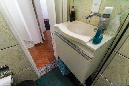 Casa de condomínio à venda com 50m², 2 quartos e 1 vaga Casa de condomínio à venda com 50m², 2 quartos e 1 vagaBanheiro