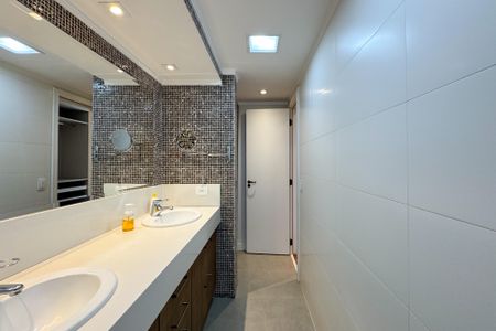 Apartamento para alugar com 204m², 3 quartos e 3 vagasBanheiro - Suíte 2