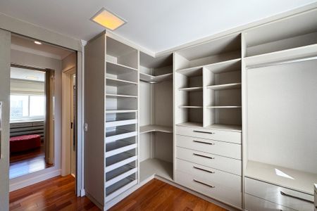 Apartamento para alugar com 204m², 3 quartos e 3 vagasCloset - Suíte 2