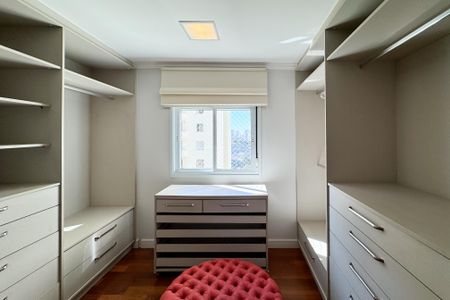 Apartamento para alugar com 204m², 3 quartos e 3 vagasCloset - Suíte 2
